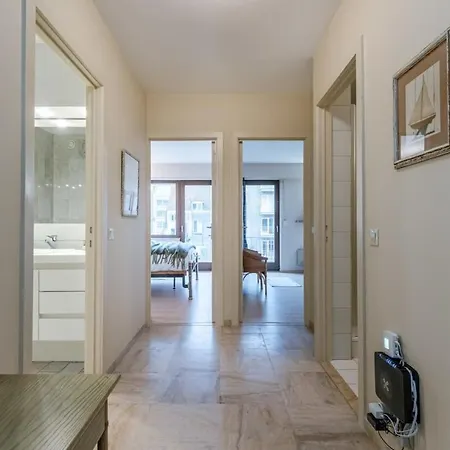 Huswell - Authentic With Terraces And Parking