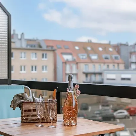 Vakantiehuis Huswell - Authentic With Terraces And Parking