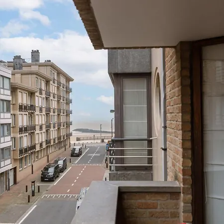 Huswell - Authentic With Terraces And Parking Apartment Knokke-Heist